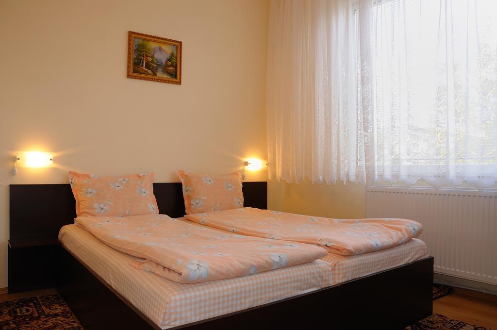 Sakutski House Hisarya Kamer foto